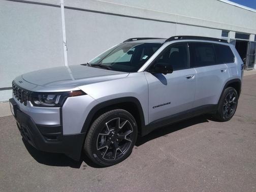 Silver Zynith Clearcoat 2026 Jeep Cherokee Overland