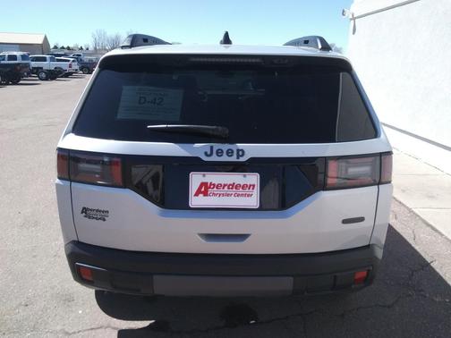 Silver Zynith Clearcoat 2026 Jeep Cherokee Overland