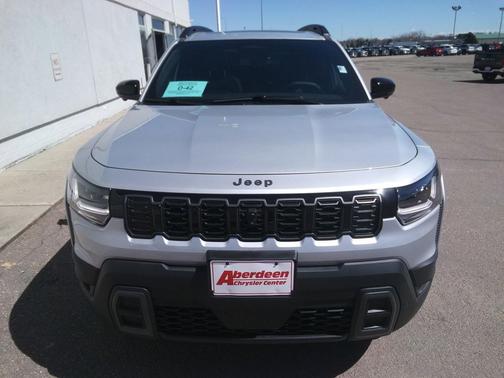 Silver Zynith Clearcoat 2026 Jeep Cherokee Overland