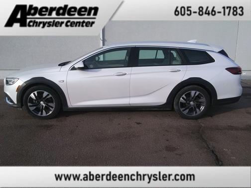2018 Buick Regal TourX Essence