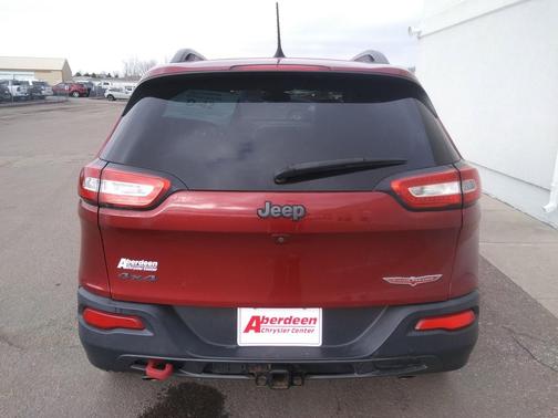 Deep Cherry Red Crystal Pearlcoat 2016 Jeep Cherokee Trailhawk
