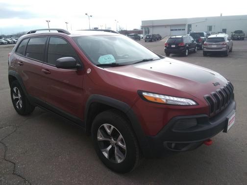 Deep Cherry Red Crystal Pearlcoat 2016 Jeep Cherokee Trailhawk