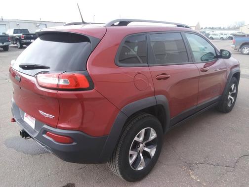Deep Cherry Red Crystal Pearlcoat 2016 Jeep Cherokee Trailhawk