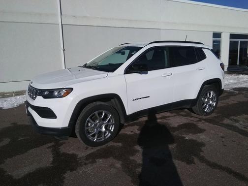 2022 Jeep Compass Latitude Lux