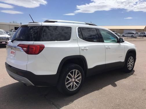 Summit White 2019 GMC Acadia SLE-2