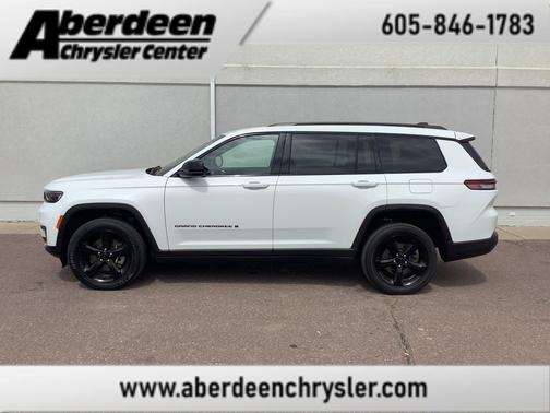 Bright White Clearcoat 2023 Jeep Grand Cherokee L Altitude