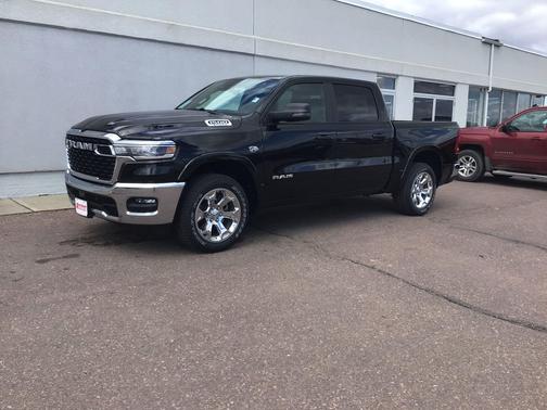Diamond Black Crystal Pearlcoat 2026 RAM 1500 Big Horn/Lone Star