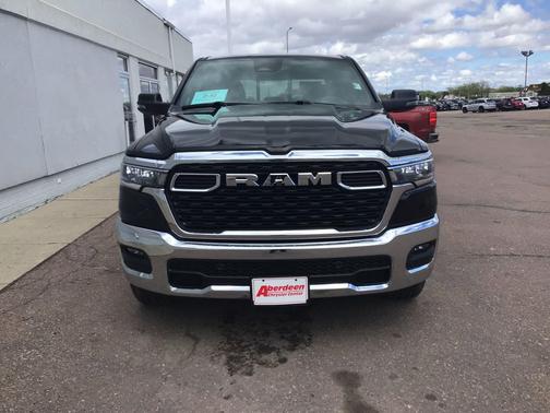 Diamond Black Crystal Pearlcoat 2026 RAM 1500 Big Horn/Lone Star