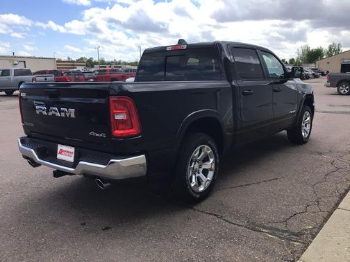 Diamond Black Crystal Pearlcoat 2026 RAM 1500 Big Horn/Lone Star