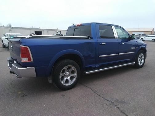 Blue Streak Pearlcoat 2017 RAM 1500 Laramie