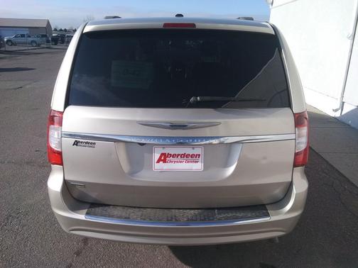 2015 Chrysler Town & Country Touring