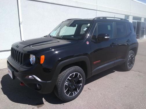 Black Clearcoat 2023 Jeep Renegade Trailhawk