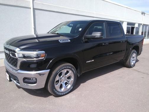 Diamond Black Crystal Pearlcoat 2026 RAM 1500 Big Horn/Lone Star