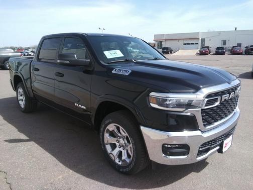 Diamond Black Crystal Pearlcoat 2026 RAM 1500 Big Horn/Lone Star