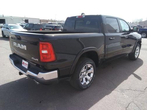 Diamond Black Crystal Pearlcoat 2026 RAM 1500 Big Horn/Lone Star