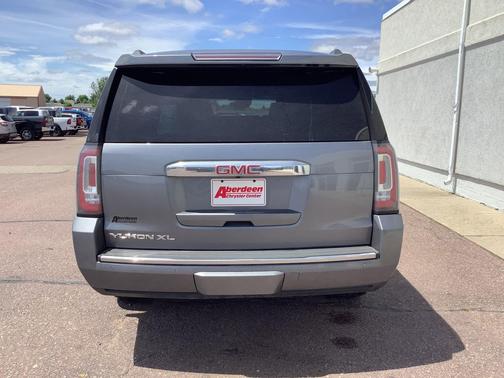 Satin Steel Metallic 2018 GMC Yukon XL Denali