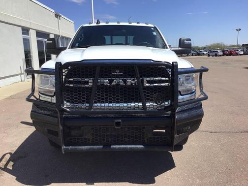 Bright White Clearcoat 2023 RAM 3500 Tradesman Crew Cab 4x4 8' Box