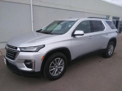 Silver Ice Metallic 2022 Chevrolet Traverse LT Cloth