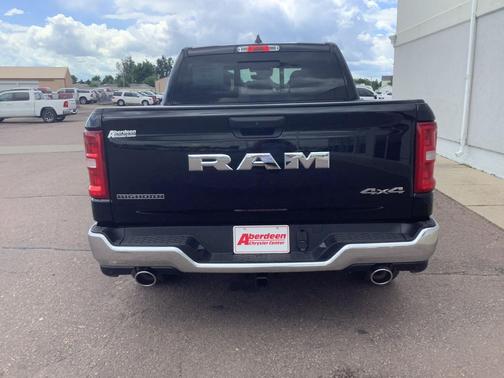 Diamond Black Crystal Pearlcoat 2026 RAM 1500 Big Horn/Lone Star