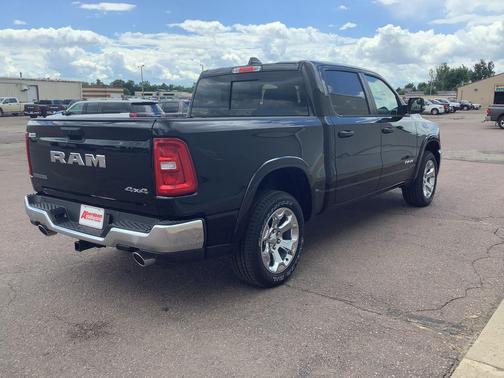 Diamond Black Crystal Pearlcoat 2026 RAM 1500 Big Horn/Lone Star