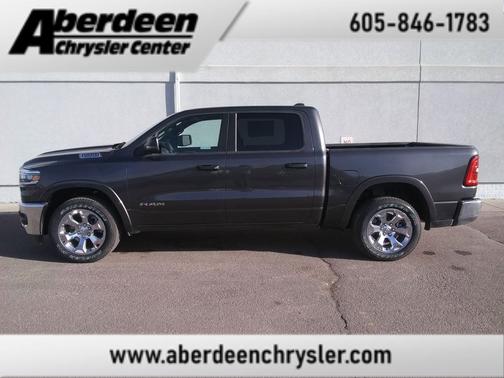 Granite Crystal Metallic Clearcoat 2026 RAM 1500 Big Horn/Lone Star