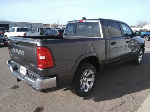 Granite Crystal Metallic Clearcoat 2026 RAM 1500 Big Horn/Lone Star