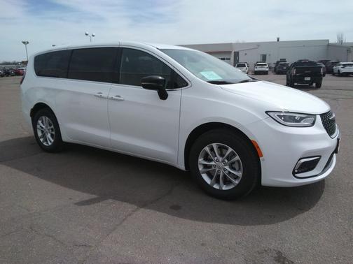 Bright White Clearcoat 2026 Chrysler Pacifica L