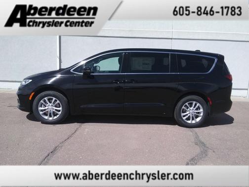 Diamond Black Crystal Pearlcoat 2026 Chrysler Pacifica L