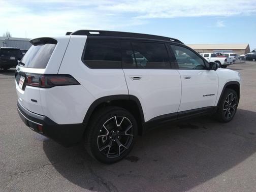 Bright White Clearcoat 2026 Jeep Cherokee Overland