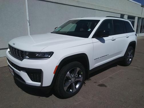 Bright White Clearcoat 2026 Jeep Grand Cherokee Limited