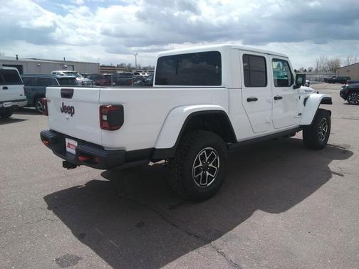 Bright White Clearcoat 2026 Jeep Gladiator Rubicon