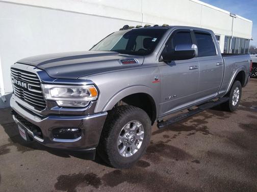 2020 RAM 2500 Laramie Crew Cab 4X4 6'4' Box
