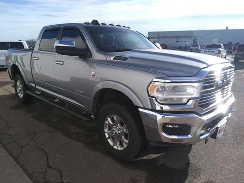 2020 RAM 2500 Laramie Crew Cab 4X4 6'4' Box