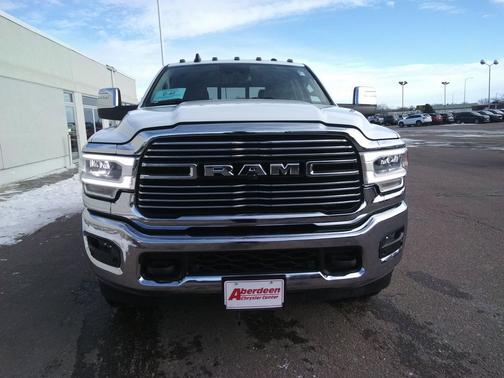 2024 RAM 2500 Laramie Crew Cab 4x4 6'4' Box