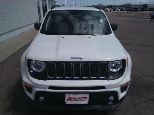 Alpine White Clearcoat 2022 Jeep Renegade Latitude