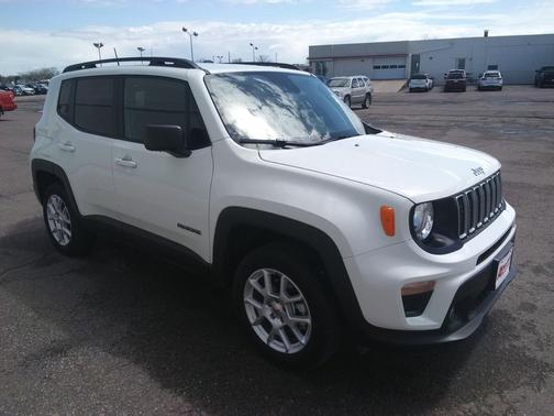 Alpine White Clearcoat 2022 Jeep Renegade Latitude