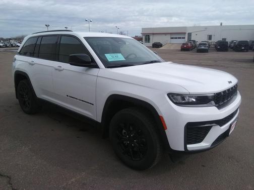 2026 Jeep Grand Cherokee Altitude