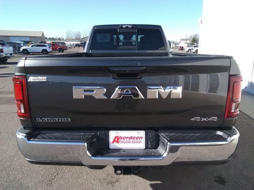 2026 RAM 3500 Laramie Crew Cab 4x4 8' Box