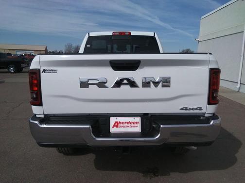 Bright White Clearcoat 2026 RAM 2500 Tradesman Crew Cab 4x4 6'4' Box