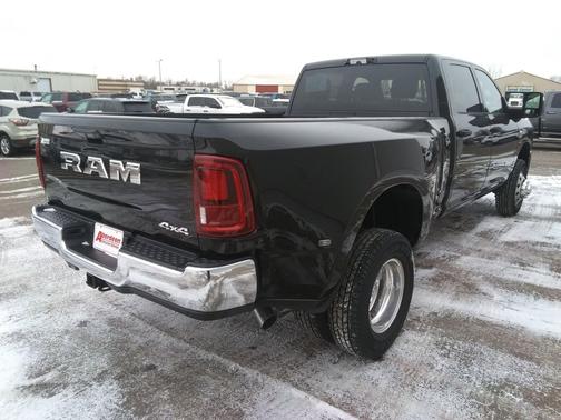 2026 RAM 3500 Big Horn Crew Cab 4x4 8' Box