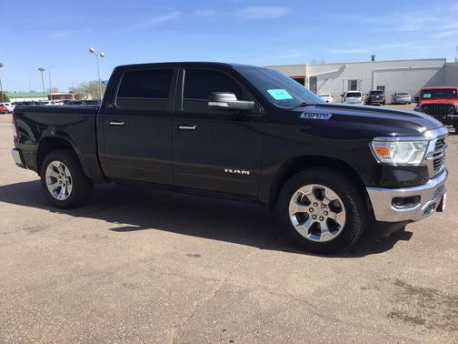 Diamond Black Crystal Pearlcoat 2019 RAM 1500 Big Horn