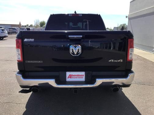 Diamond Black Crystal Pearlcoat 2019 RAM 1500 Big Horn