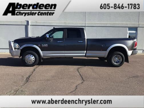 Granite Crystal Metallic Clearcoat 2017 RAM 3500 Laramie Crew Cab 4x4 8' Box