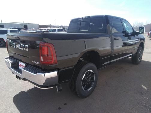 Diamond Black Crystal Pearlcoat 2026 RAM 2500 Laramie Crew Cab 4x4 6'4' Box