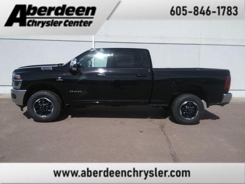 Diamond Black Crystal Pearlcoat 2026 RAM 2500 Laramie Crew Cab 4x4 6'4' Box