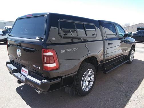 Diamond Black Crystal Pearlcoat 2023 RAM 1500 Laramie