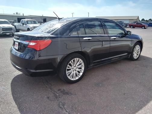 2013 Chrysler 200 Limited