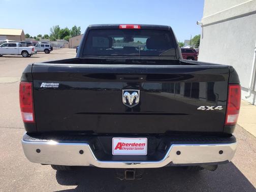 Brilliant Black Crystal Pearlcoat 2016 RAM 2500 Tradesman