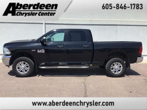 Brilliant Black Crystal Pearlcoat 2016 RAM 2500 Tradesman