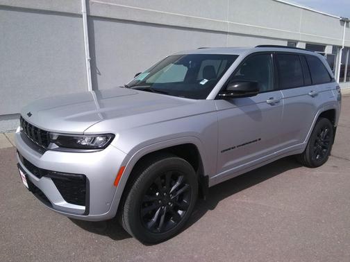 Silver Zynith 2026 Jeep Grand Cherokee Limited